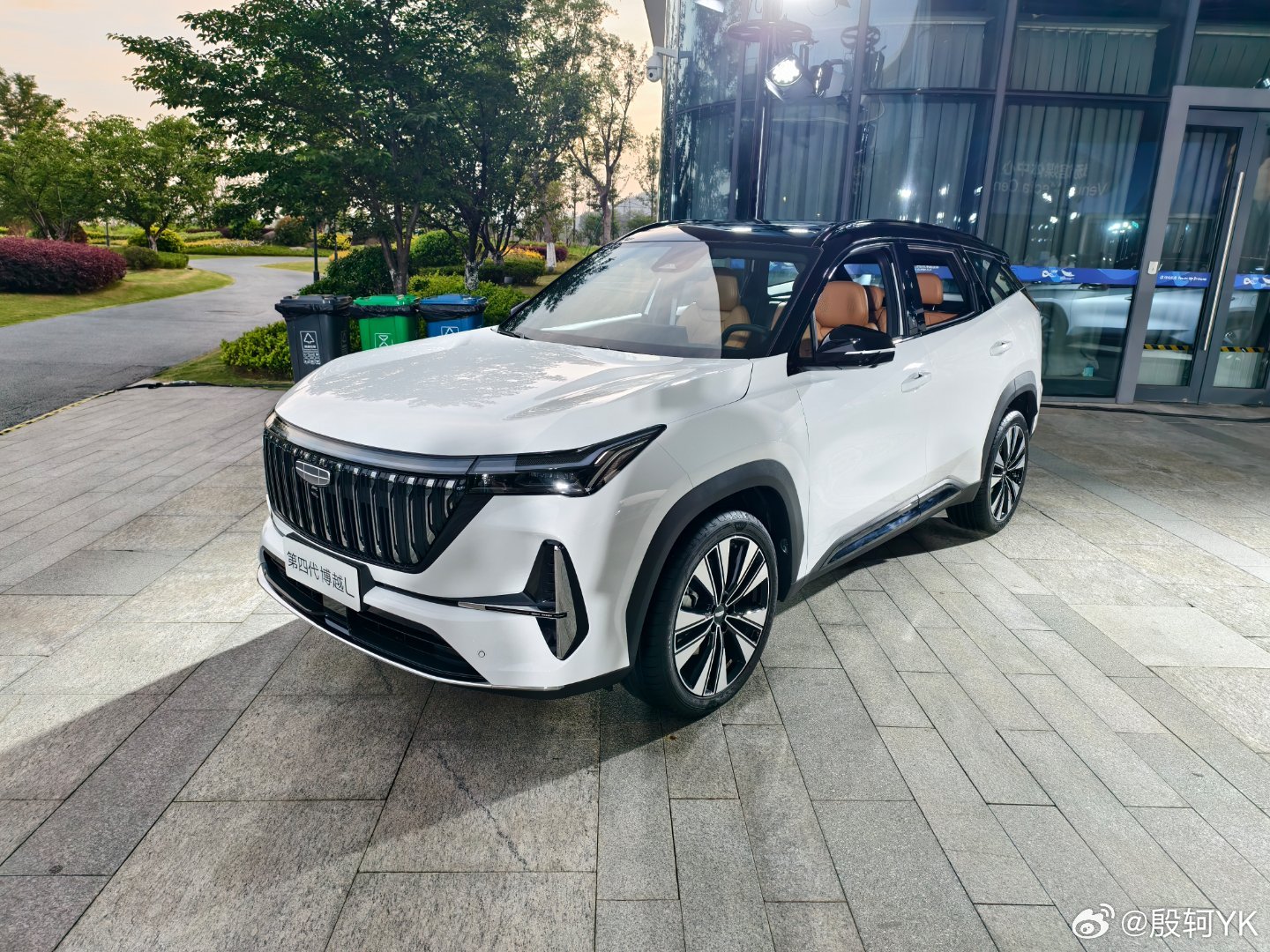 第四代博越l吉利第四代博越L正式上市，限时价9.29万-11.99万元，该车共提