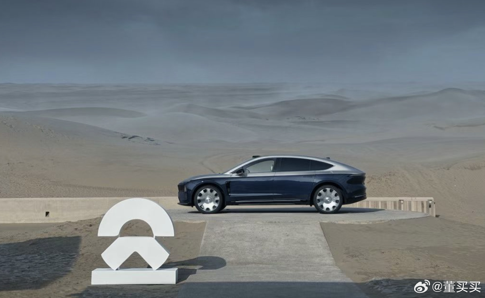 蔚来ET9的定价方式调整，价格81.8万元不变，但是如果商旅接送、免费充换电、服