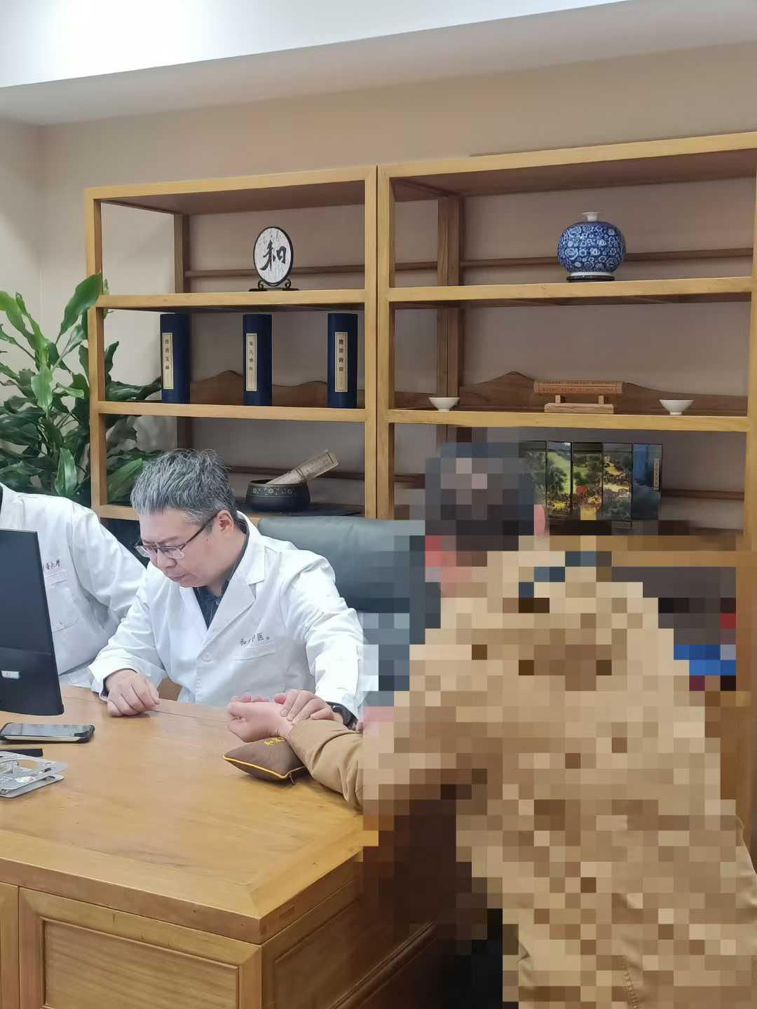 很多男性一旦出现阳痿、勃起不坚的问题，就下意识地认为是肾虚，于是拼命补肾调理，不