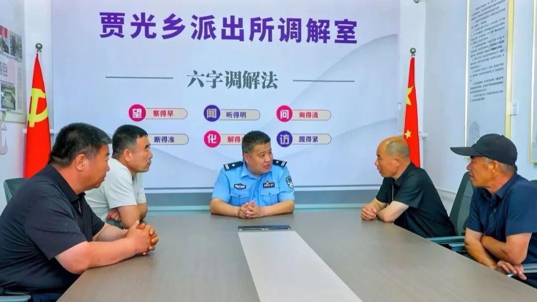 建设文明城市 当好文明市民 | “二哥调解室”巧解百家事
