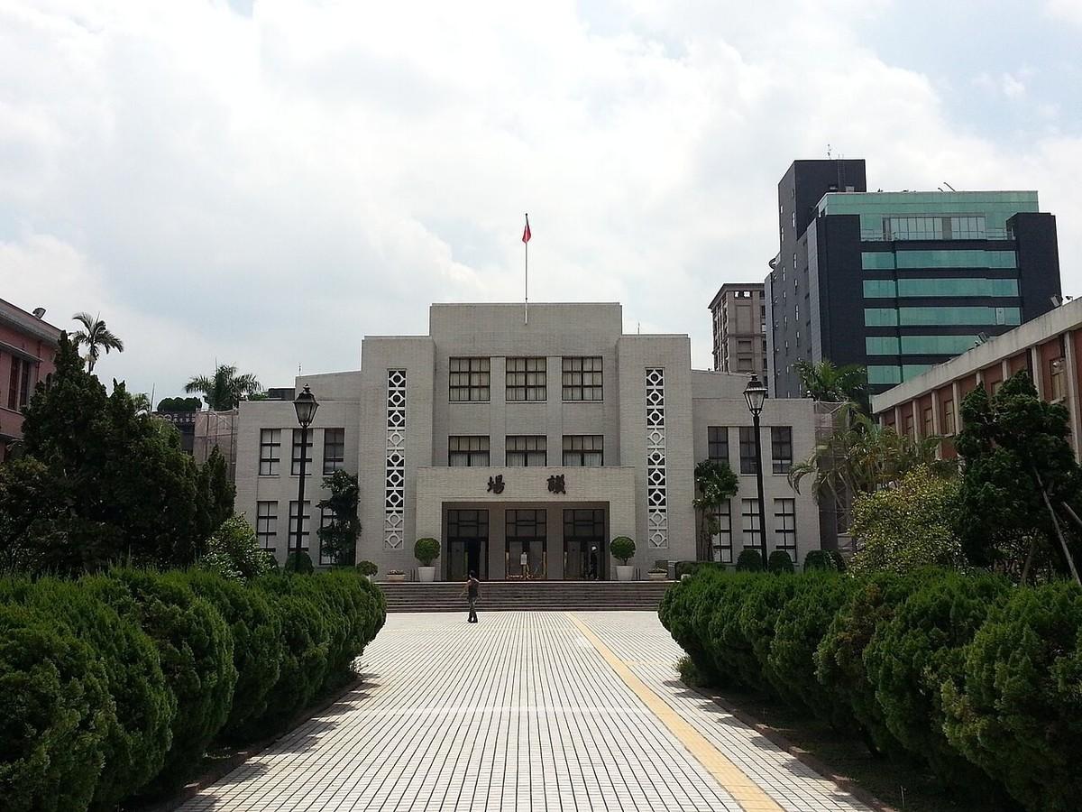 台湾蓝营终于把话挑明了！郑丽文曾公开拒绝“一国两制”，不再含糊回避。这记重拳会打