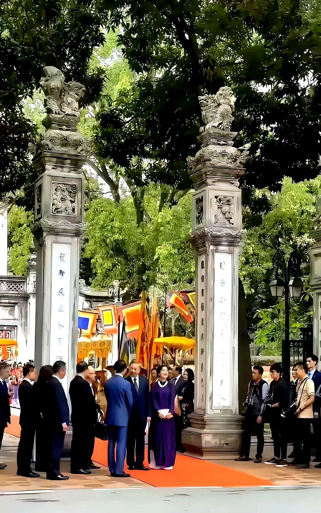 越南文庙：法国总统的文化震撼---