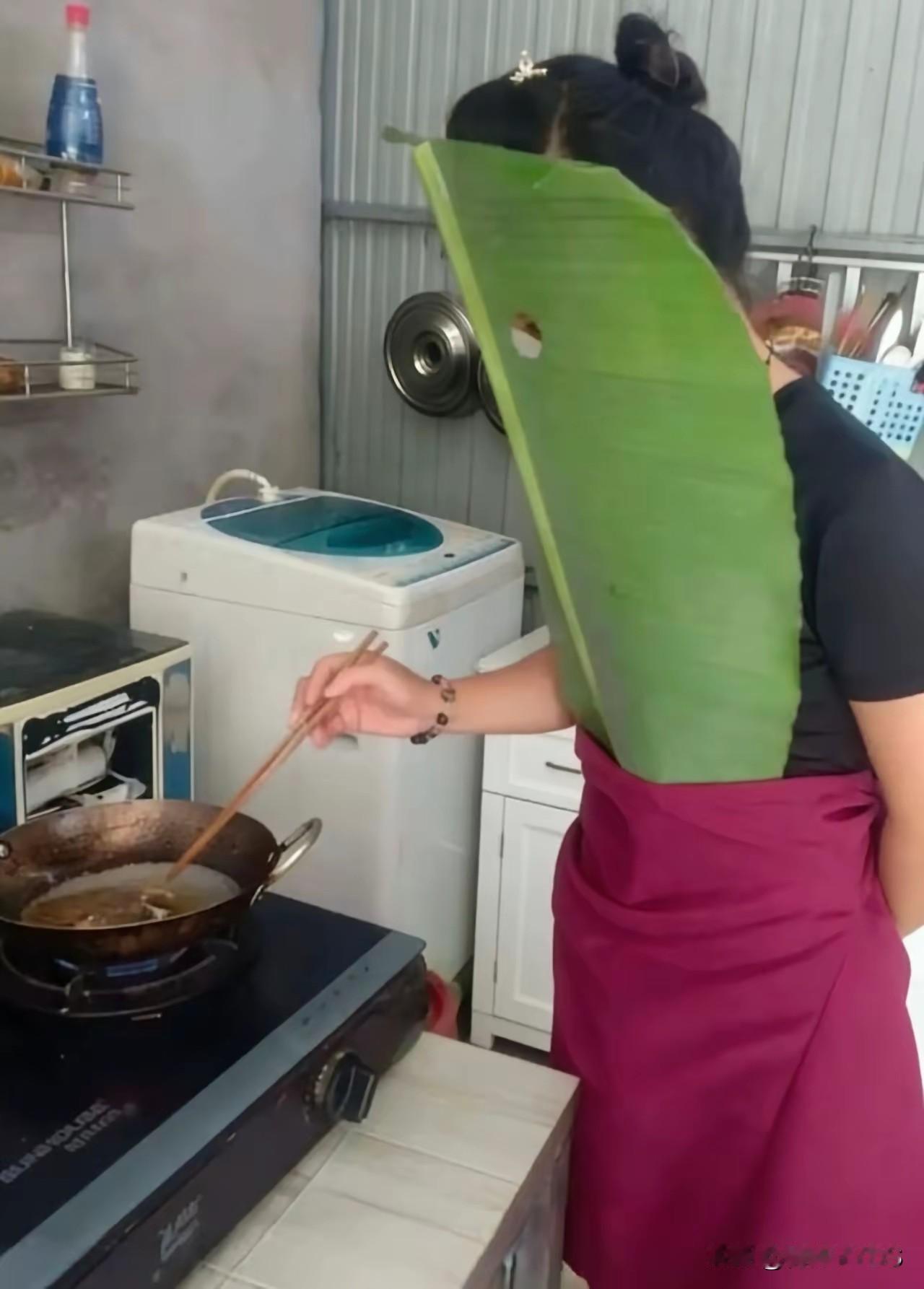 北方没有那么大的叶子啊[笑着哭]