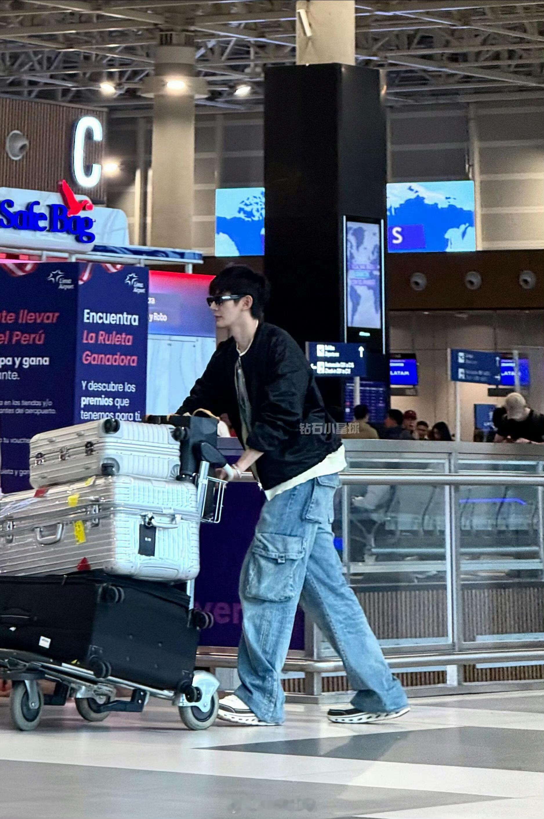 邓为这身板，滋滋滋…满屏的大长腿啊，手臂看着真有劲儿邓为花儿与少年8花儿与少年花