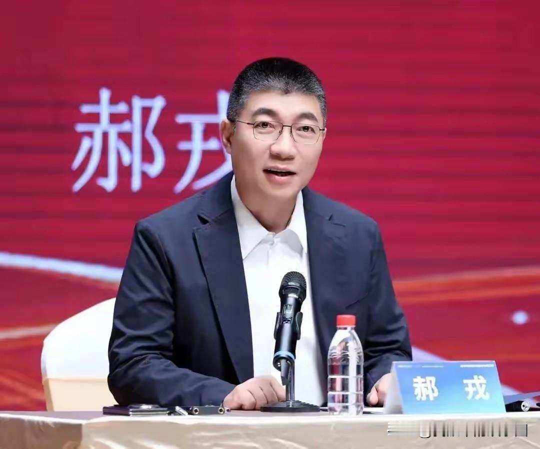 中央戏剧学院院长落马跟靳东有何关系？据悉，近日，中央戏剧学院党委副书记、院长