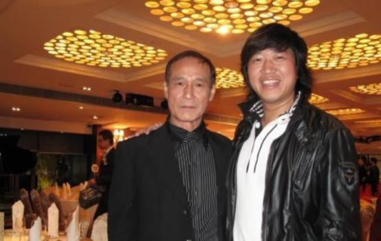 1998年，警察从陈惠敏的家中搜查出2支手枪，200发子弹，就在警察要将陈惠敏带