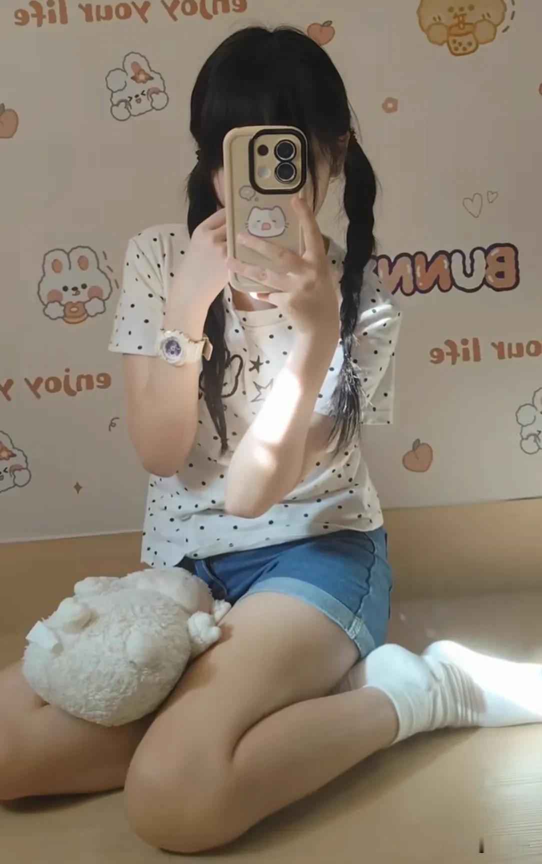 无聊的暑假，从每天的自拍中开始。