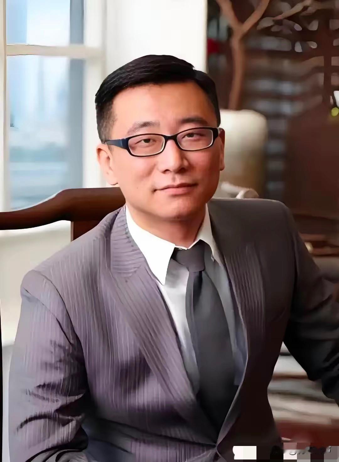 许垚被执行死刑这件事，让人心里五味杂陈，怎么都想不通。80后的许垚，本科读西南