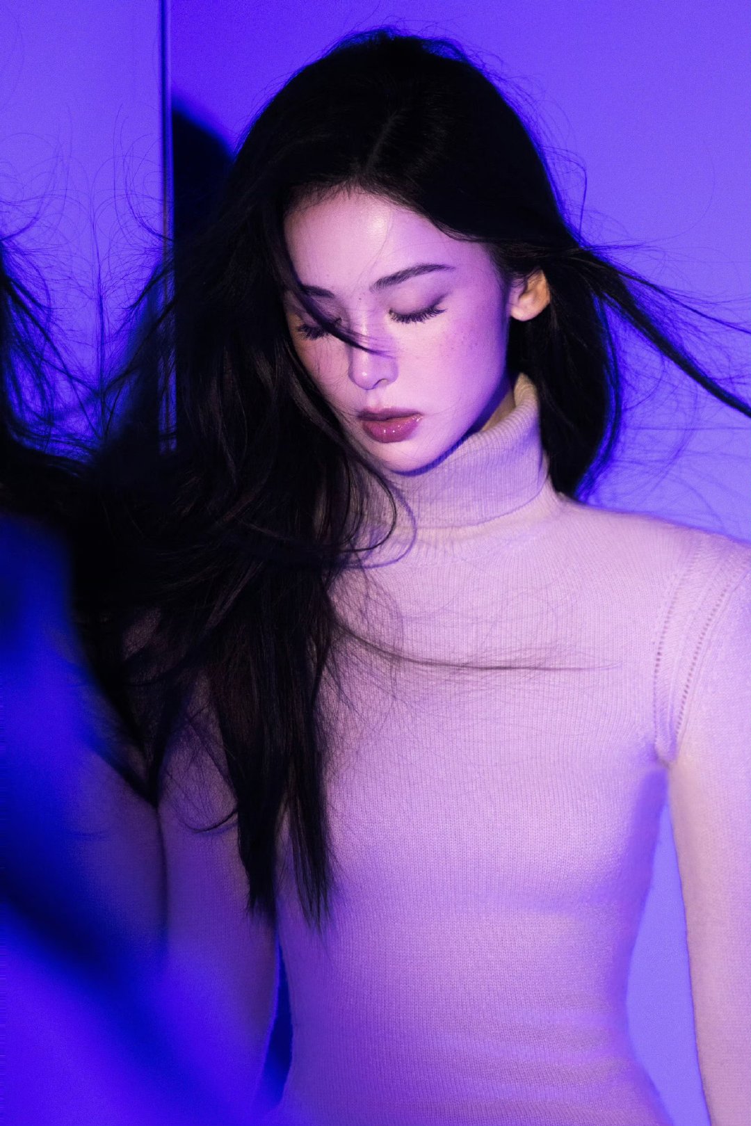 古力娜扎雀斑大片娜扎野生感雀斑妆冷白皮+野生雀斑，美到打破所有颜值偏见！