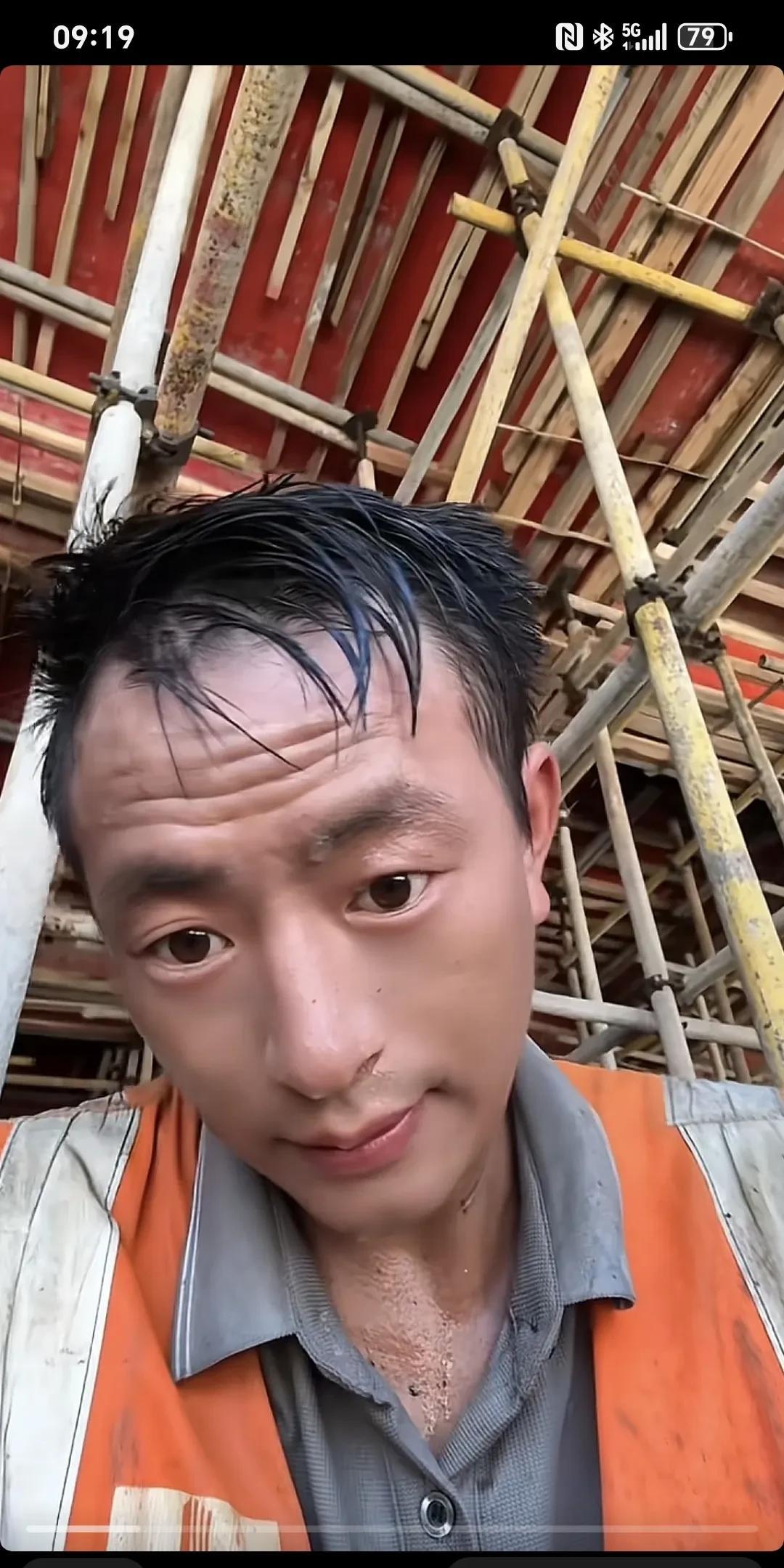 农民工不容易～当你像我一样的年龄，你就会明白生活的不易，不得不努力，为什么都得