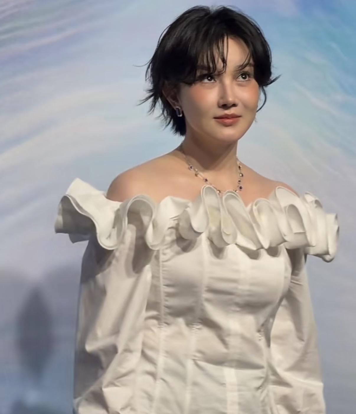 陈小纭的经历，也给所有追求美的女性敲了警钟：你可以整容1次，也可以整容10次