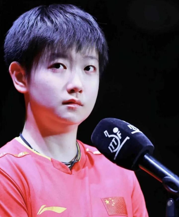 如果庄里房子真的是她的，我觉得小女孩更多考虑以后会回庄里。这并非空穴