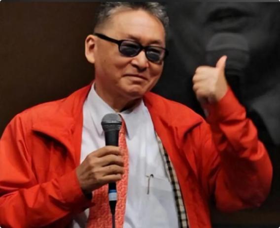 李敖说：“一个人在社会上，礼貌是没有用，谦逊也没用，古道热肠也没有用，忠厚老实也