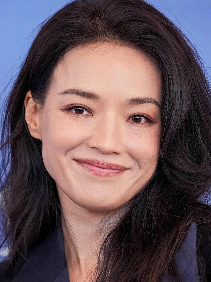 舒淇外媒镜头下的皮肤状态外媒镜头下的舒淇，真美女不惧怼脸拍！外媒镜头下的舒淇