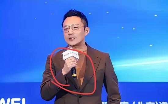 汪小菲看见卖不动麻六记了，才知道自己做错了，各种方式找补。可是人缘坏了再难找回来