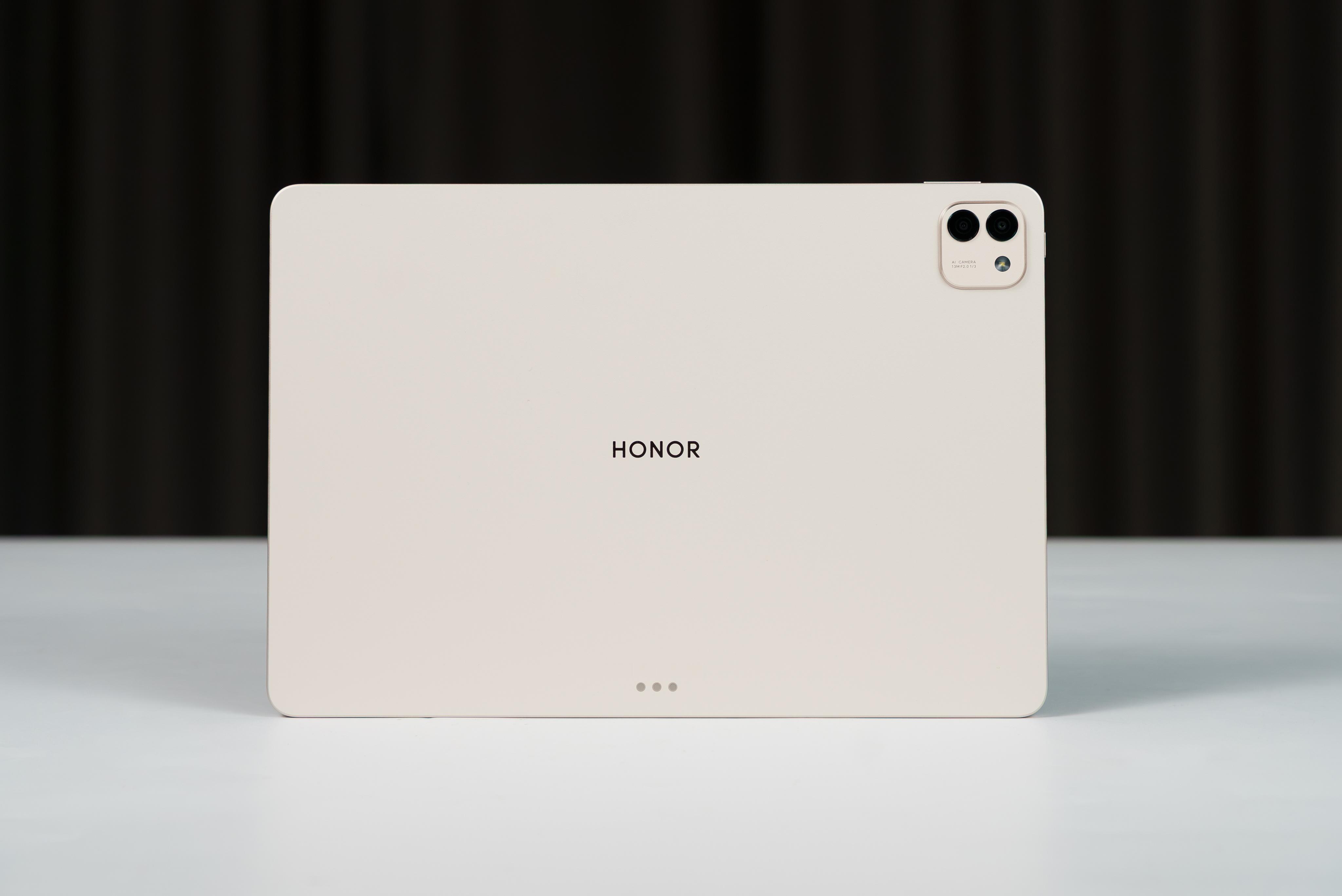 第一个用骁龙8E5的平板——荣耀MagicPad3Pro，作为一台安卓平板，的