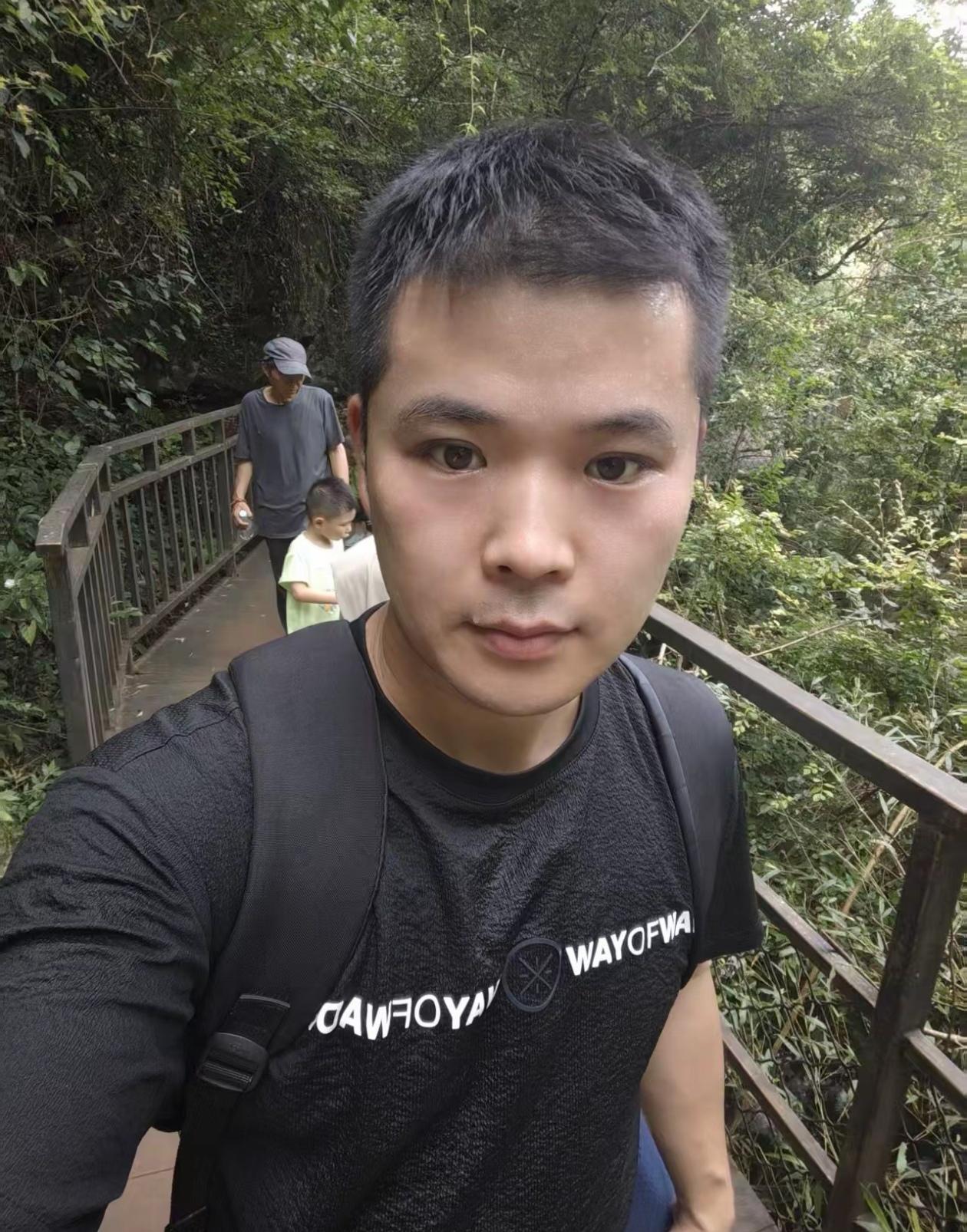 合肥34岁曹先生发烧进ICU一年多后续：脑S亡，至今没有自主呼吸，妻子还在苦苦坚