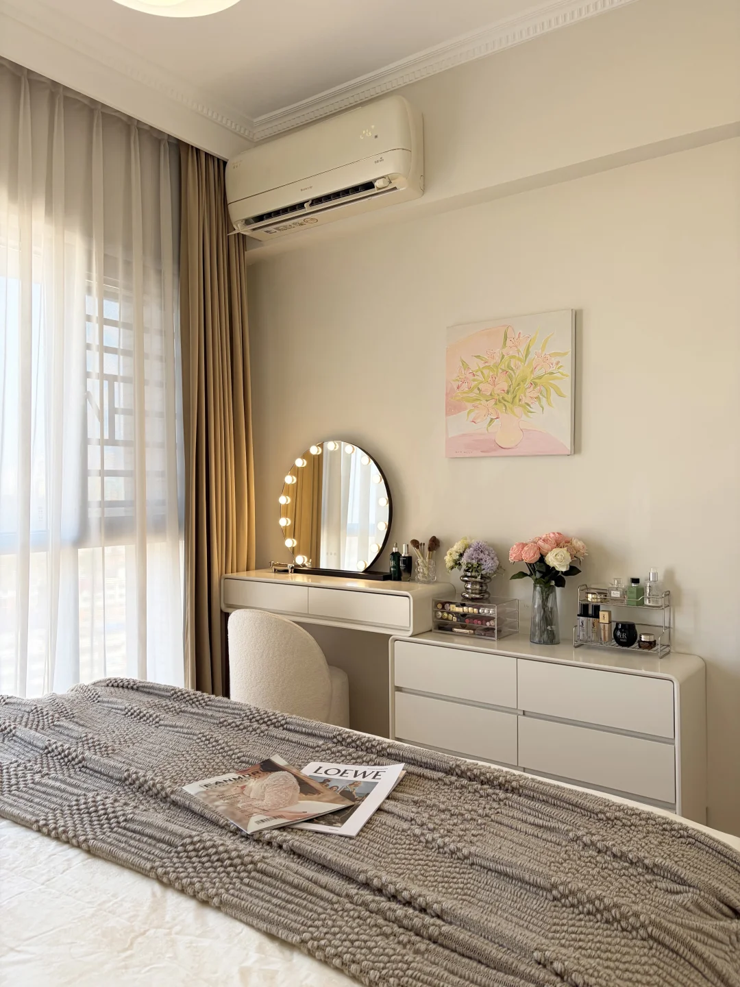 小户型就不要过度装修了，温暖舒适就好