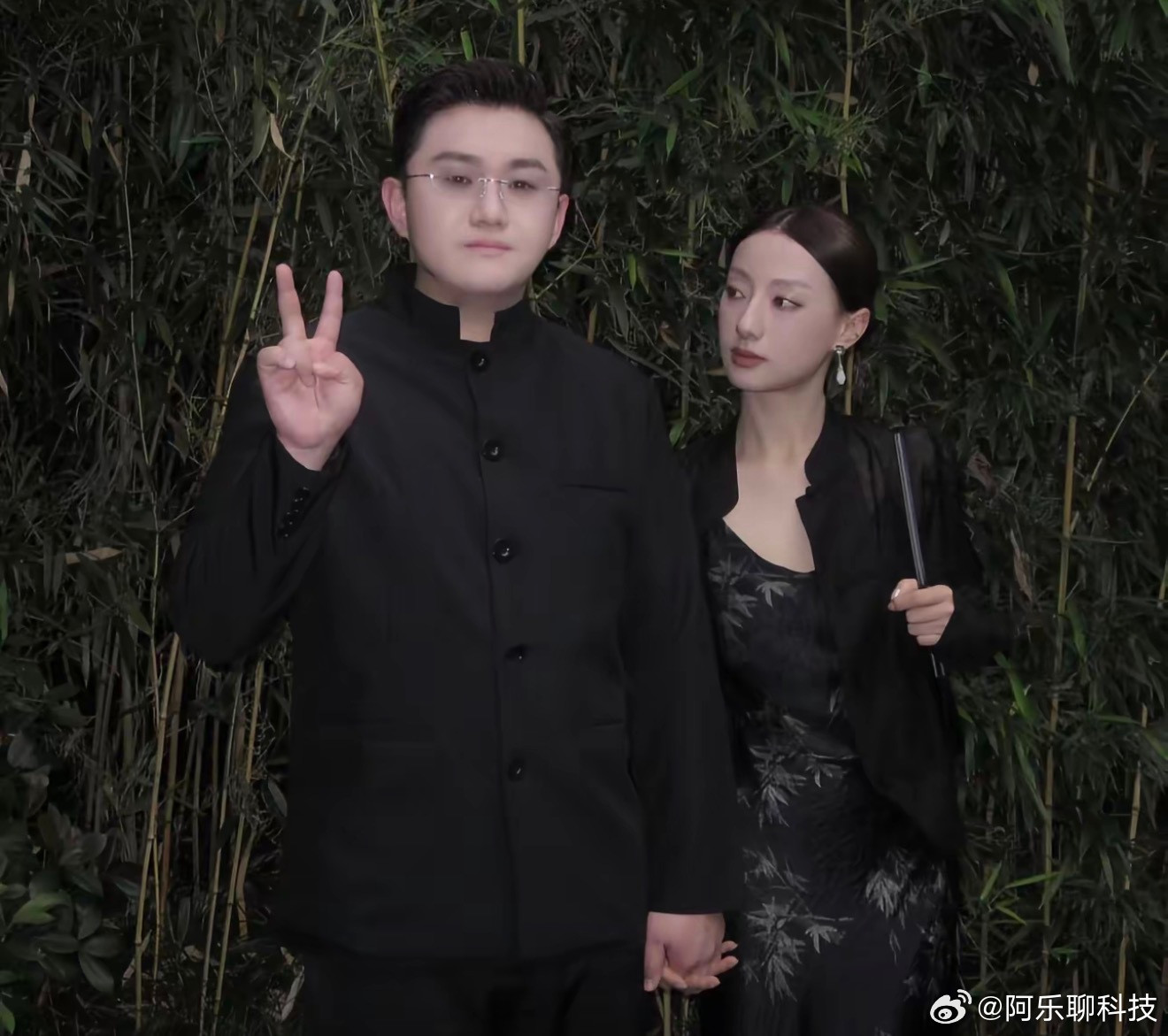 张百乔小雪穷的时候不离，有钱了反而离了，反正我是不信[哭哭]​​​