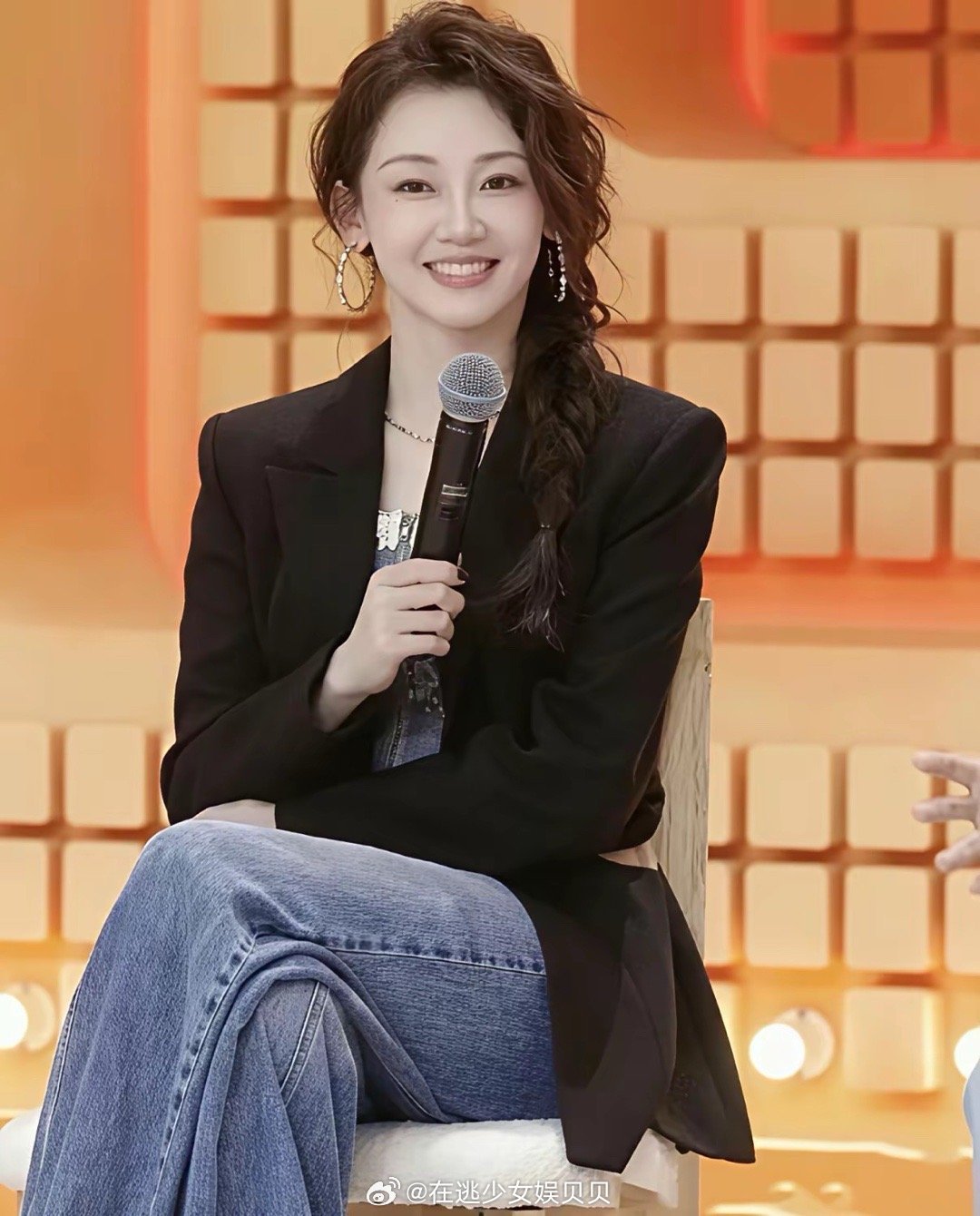 怪不得…苗苗和徐帆年轻时长得好像怪不得冯导那么看重果然男人的审美不会变