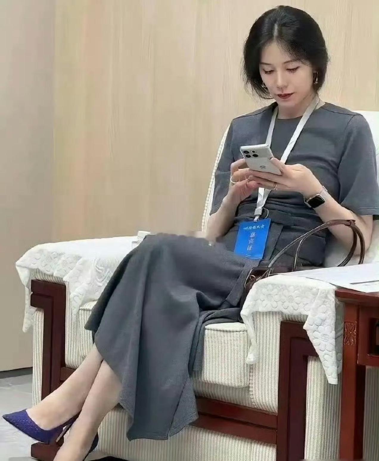 曾是央视女主播，如今蔚来老板娘。她不只好看，也有章法。