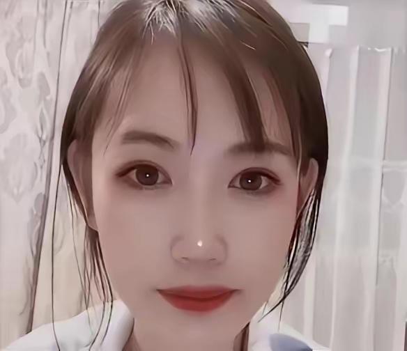 马蓉半夜发微博，说离婚快九年，自己“人财两空”。她承认当年太年轻选错人，也承认宋