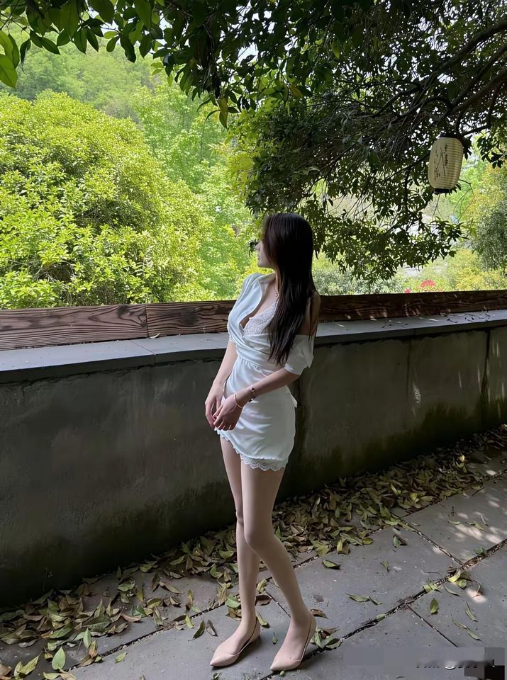 格局做人，就两个字——善良做事，就两个字—坚持一个人能走多远，靠的不是眼睛