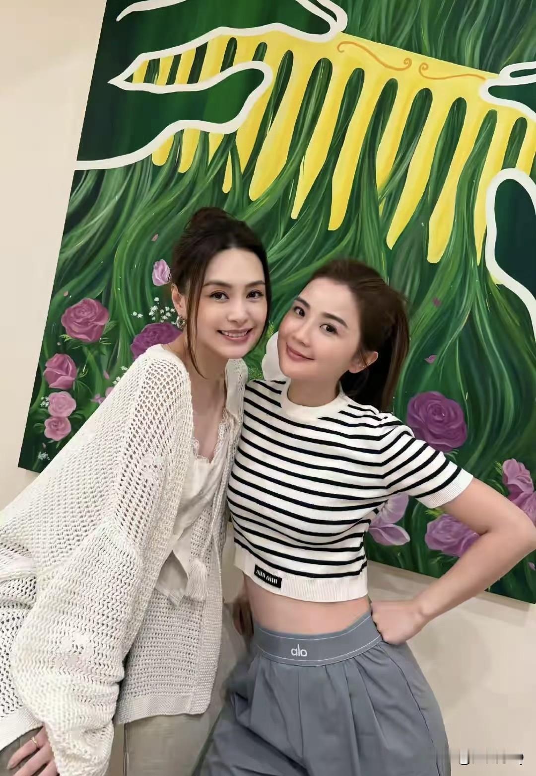 阿娇真的只适合看上半身以上，脸永远是无懈可击，但下半身的衣品是重灾区。