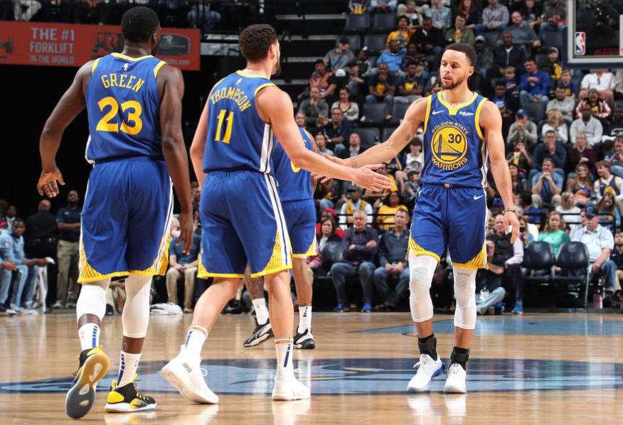 勇士准备摆烂，不打算让库里复出了？ 今日，据知名记者BrettSiegel