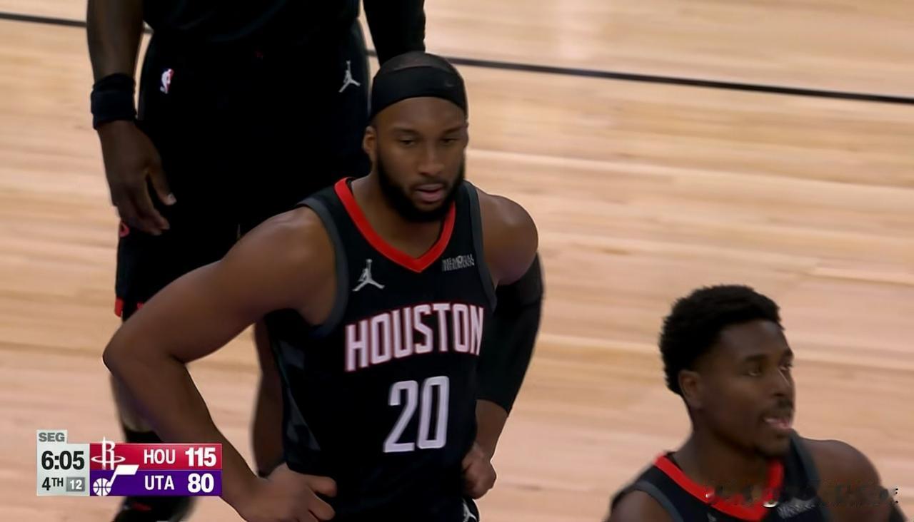 火箭悍将奥科吉真是太拼了！在今天火箭客场以129：101大胜爵士的比赛中，虽然奥