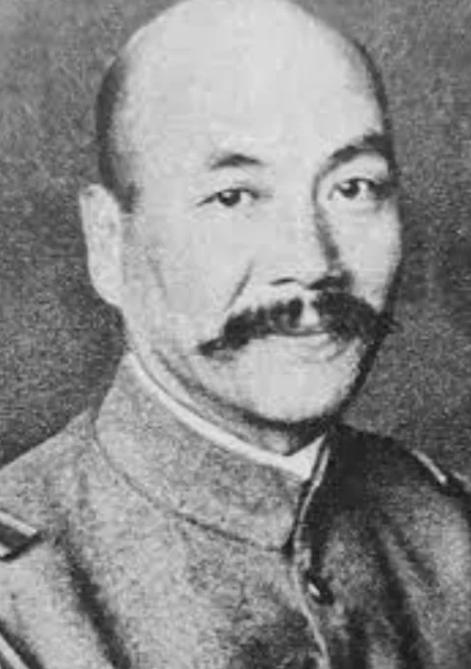 1942年，中国炮兵看到一架日军飞机，照旧就开炮射击，没想到一击即中，而被击落的