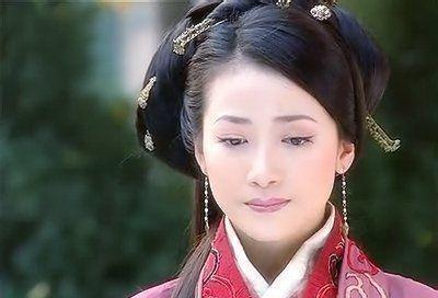 公元前115年，32岁的卫青娶了43岁的平阳公主为妻，新婚夜，宾客散去，卫青走进