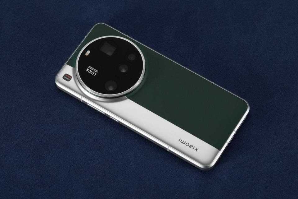 小米亮出“底牌”,6000mAh+骁龙8至尊版,华为Mate70突然不香了