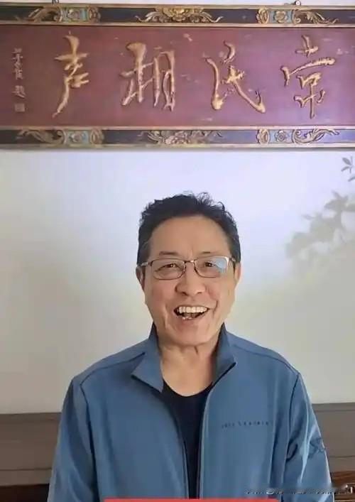 宝字辈老前辈开口了！郭德纲、姜昆到底谁高谁低？常宝丰九爷一番话，把两边粉丝都点醒
