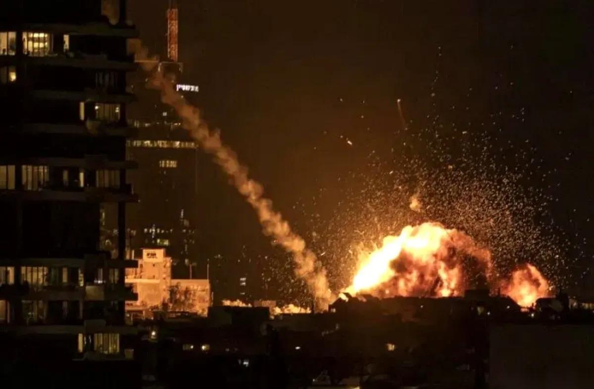 以色列的极致拧巴：一边喊着要被夷平，一边咖啡馆照常坐人一边是“以色列马上要