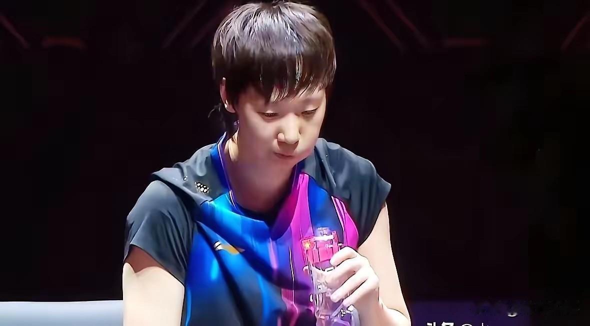 王曼昱赛后这几句回应，我反复看了三遍，这水平确实该进外交天团。但说实话，我更关注