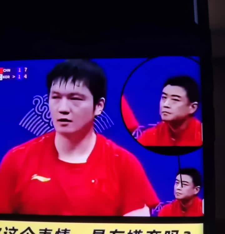 记得王皓上次“黑脸”还是釜山世乒赛，那时的东哥急性肠胃炎，只好用一个装满热水的塑
