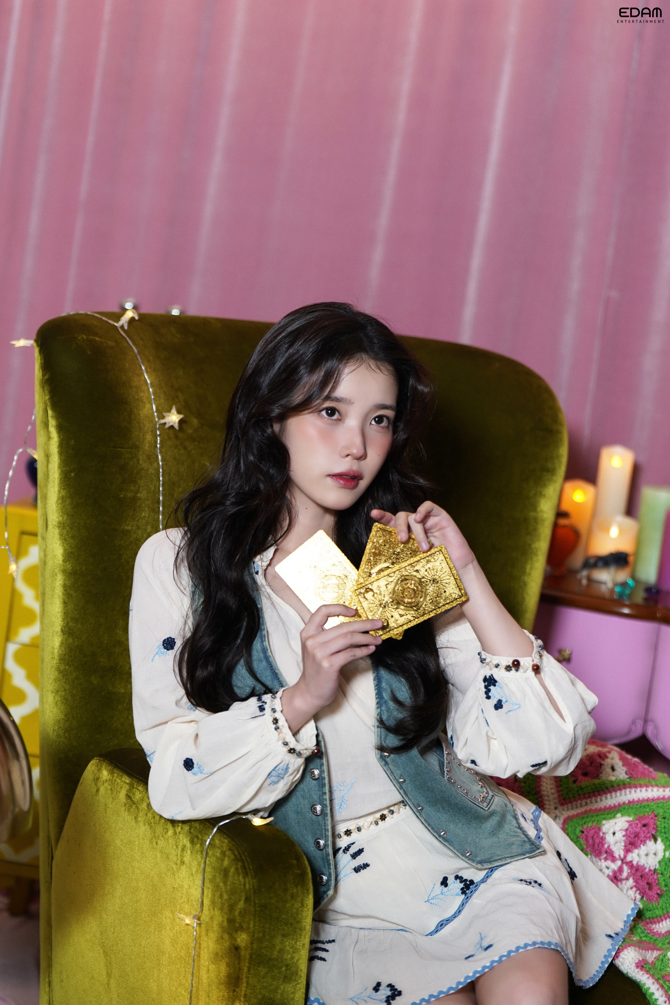 251117IU2026年台历花絮图Part.1