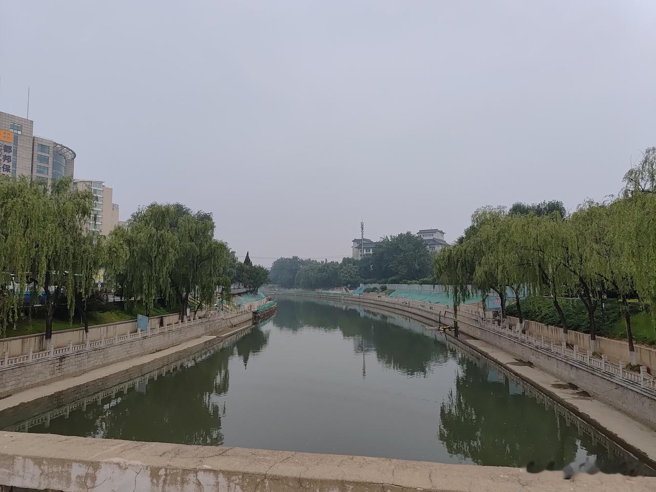 终于明白刘备毫无征兆的提醒诸葛亮不能用马谡了。马谡的简历很不错，跟着他哥打了不