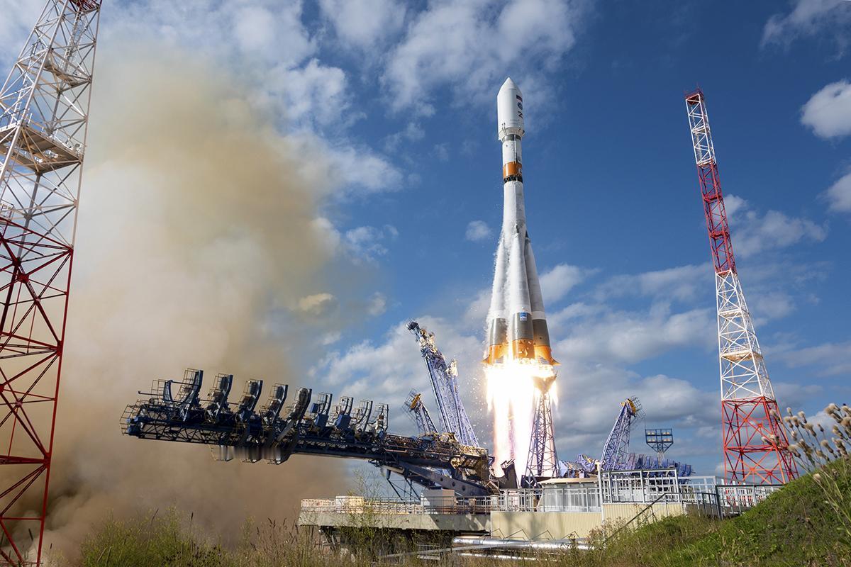 搭载军用卫星的联盟-2.1b火箭从普列谢茨克成功发射。俄罗斯国防部宣布卫星按预定