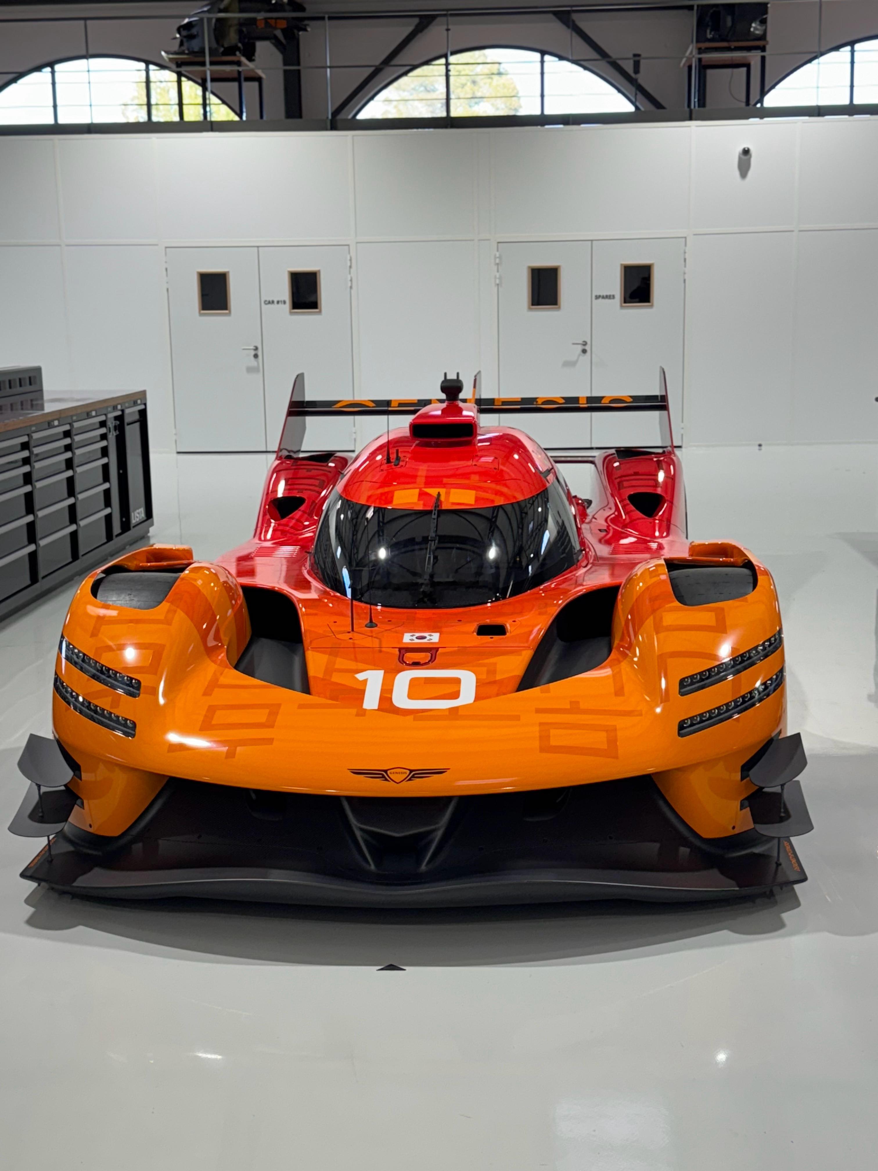 捷尼赛思明年参加法国勒芒24小时耐力赛的赛车，按形状应该是参加最高组别LMP1的