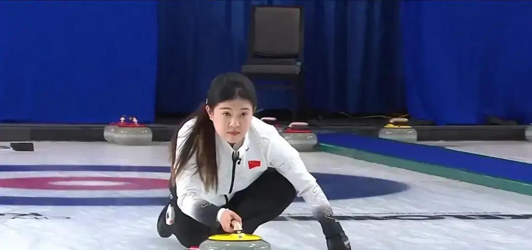 临阵换将，赢了！教练组让他们收拾冰刷时，质疑声一片。老组合世锦赛手感冰凉，新