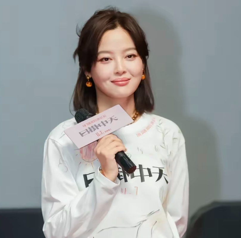 我有种预感郝蕾后悔和辛芷蕾开撕了因为郝蕾本来想展示一下自己有多么的专业、权威