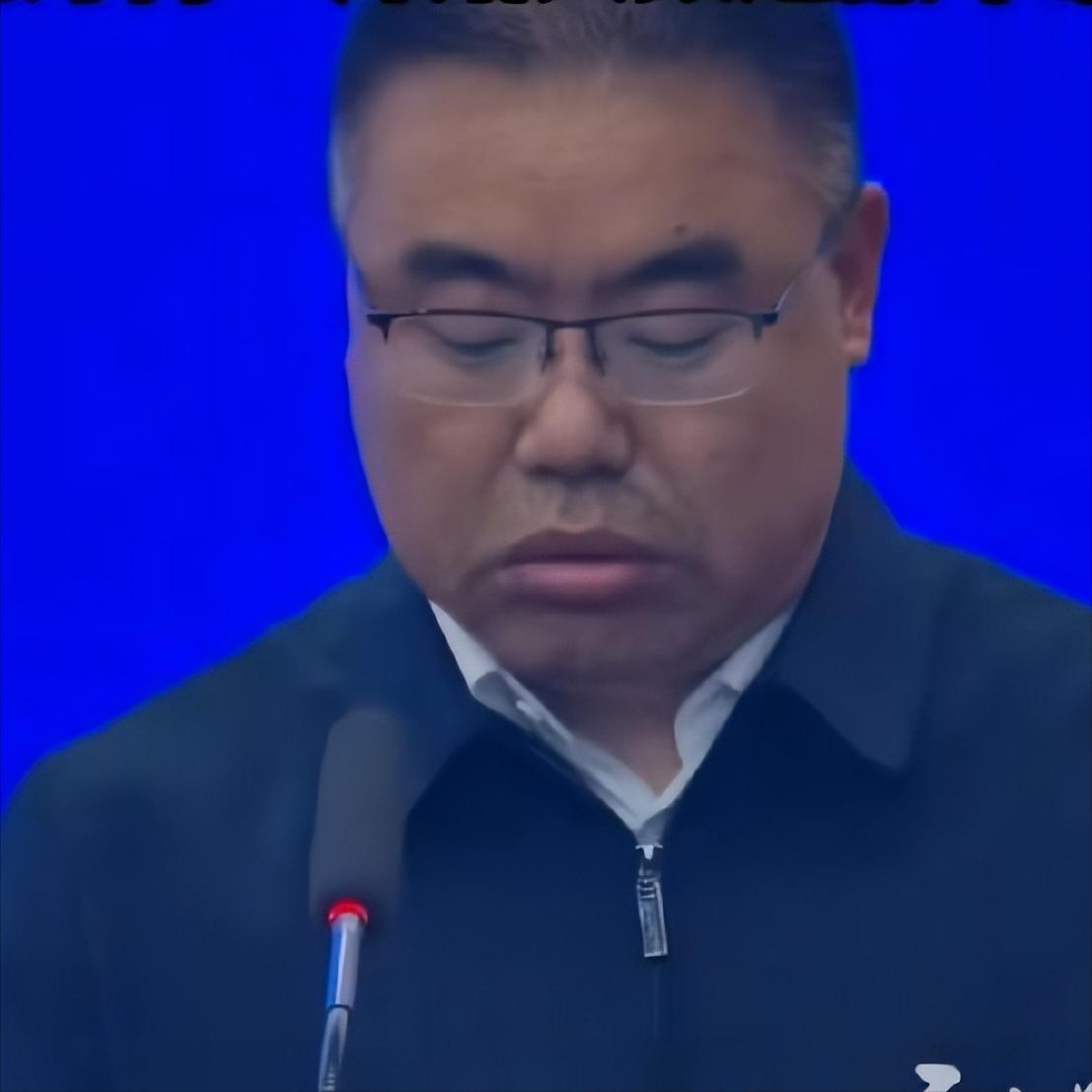 沁源县新换了代县长，县长主动辞职了，不知道下一步怎么样？其实去年9月才上任，才9