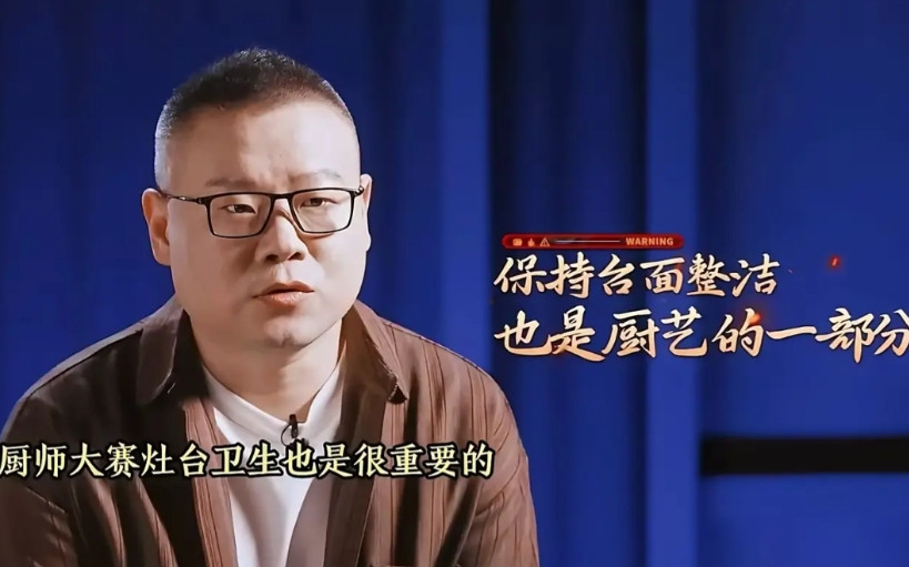 果然是人红了做什么都对！岳云鹏现在也算是个人物了前脚淘汰了全红婵的哥哥全进华