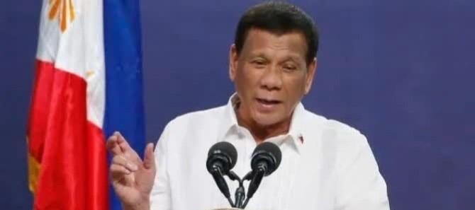 杜特尔特被国际法庭盯上了。他申请暂时自由，被拒绝了。这回不是玩笑，是真要查他