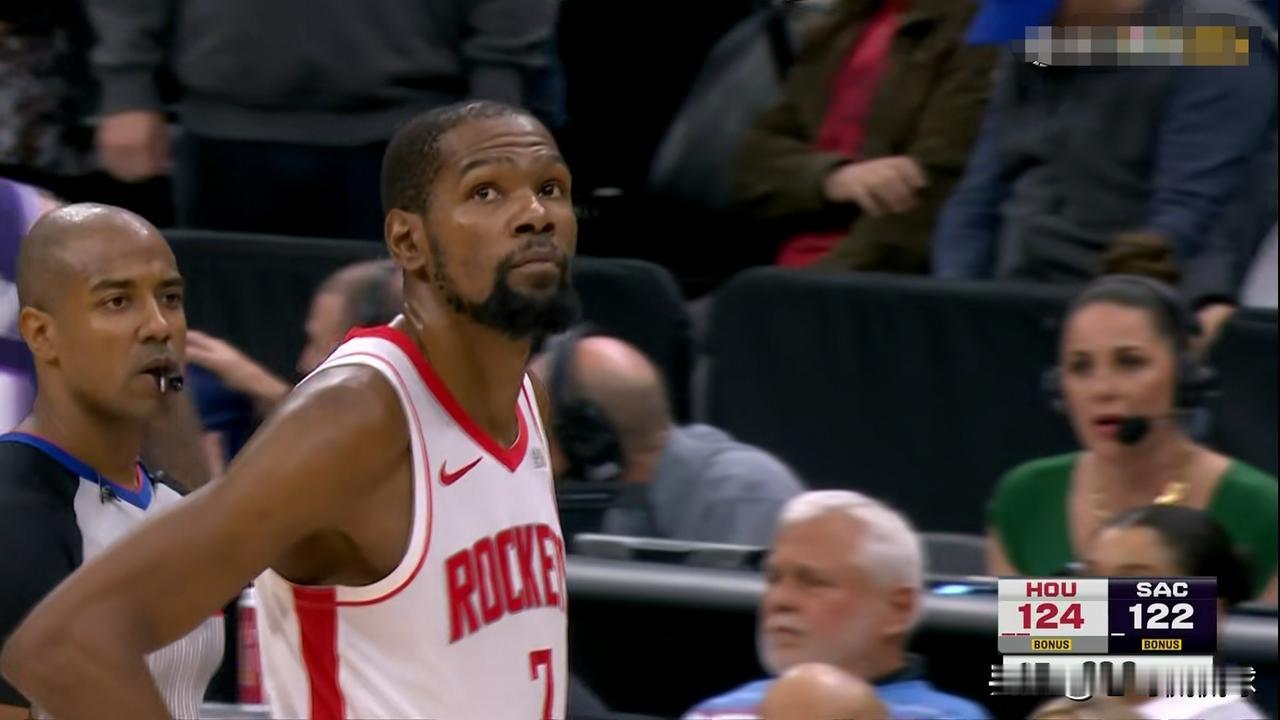 火箭老将杜兰特真成了生产队的驴了！在今天火箭客场以124：125惜败于国王的比赛