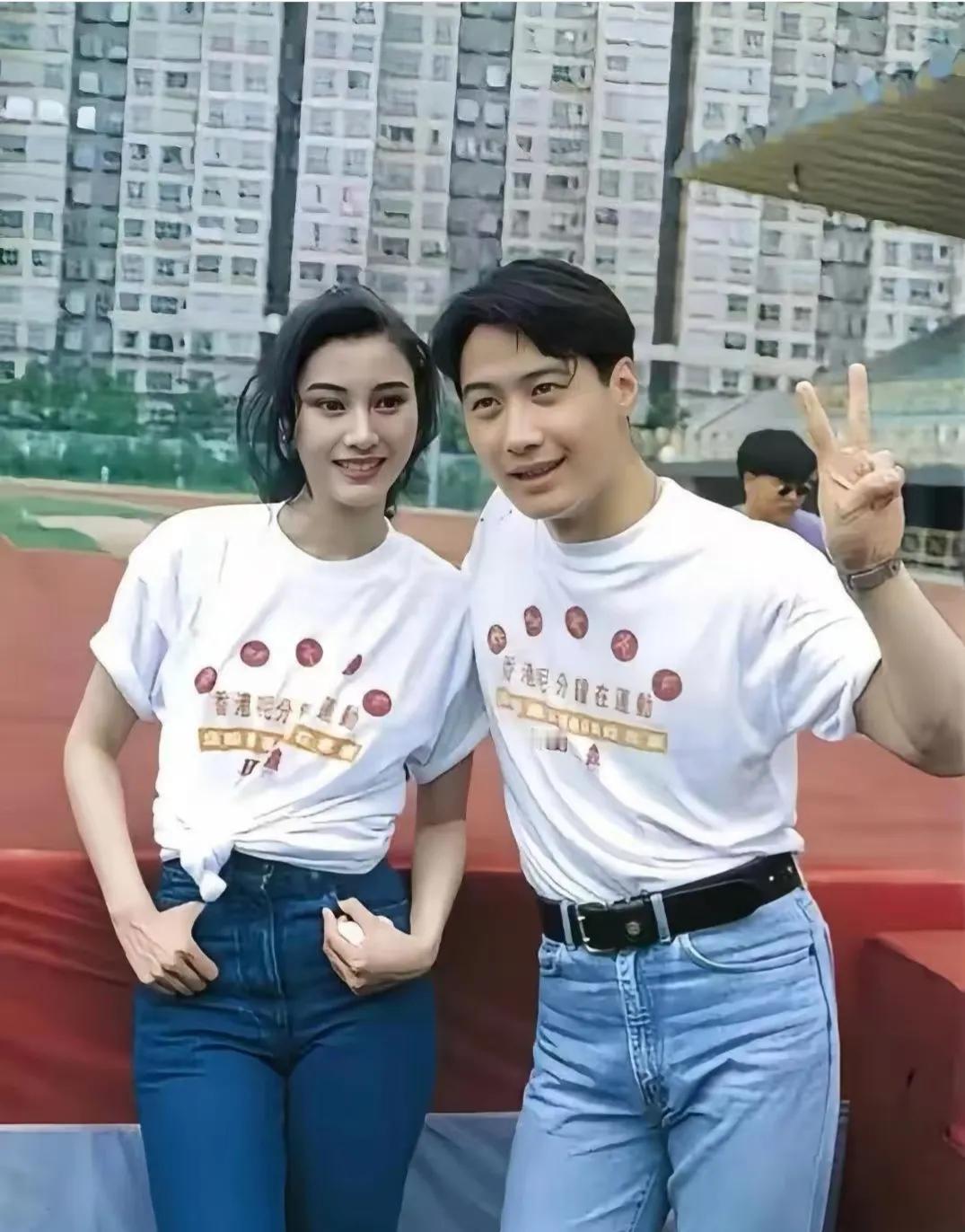 黎明北京人李嘉欣上海人，男的28岁，女的24岁，挺般配的，可惜没能在一起。