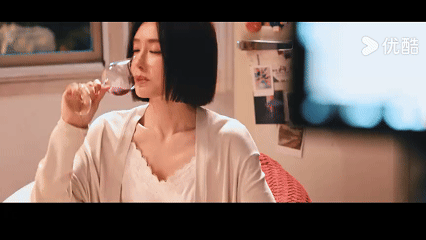 哇哦，看到钟汉良秦岚新剧有吻戏的消息，我这追剧的心瞬间就被点燃了。他们俩的搭配太