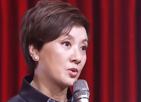 27岁的邓婕去红楼梦剧组导演不知道给她安排什么角色，演丫鬟吧，气质大了点，演小